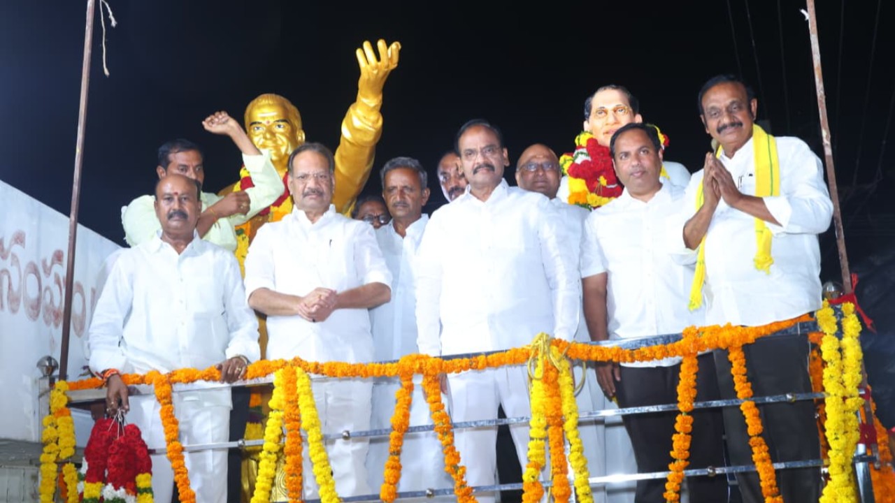 ముత్తనపల్లిలో కోడెల శివప్రసాదరావు విగ్రహావిష్కరణ