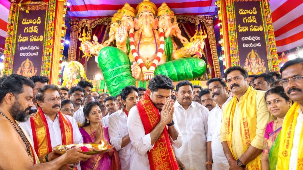 విజయవాడ భవానీపురంలో వైభవంగా ‘డూండి’ గణపతి నవరాత్రి ఉత్సవాలు