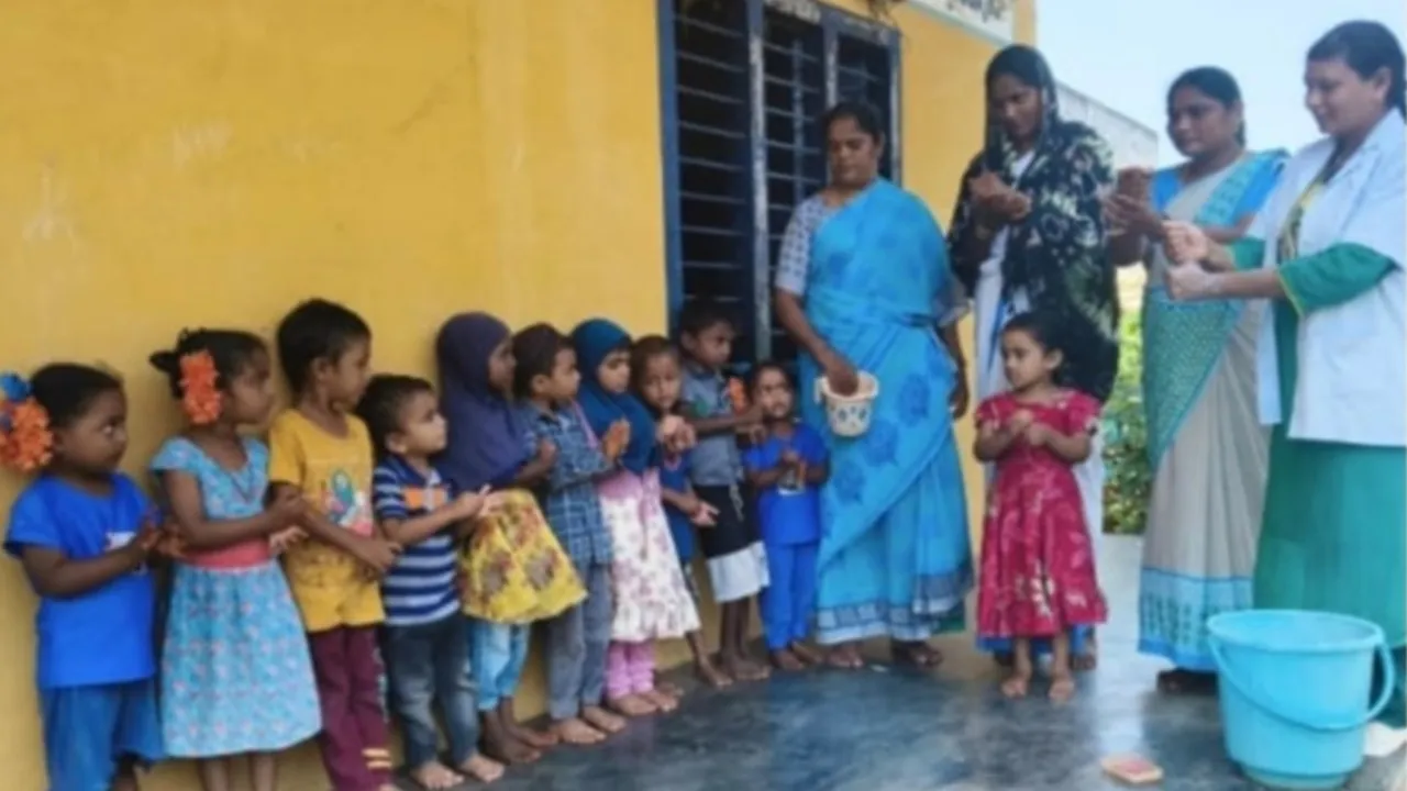 జింకలపాలెం అంగన్వాడీలో చిన్నారులకు నులిపురుగుల నివారణ మాత్రల పంపిణీ