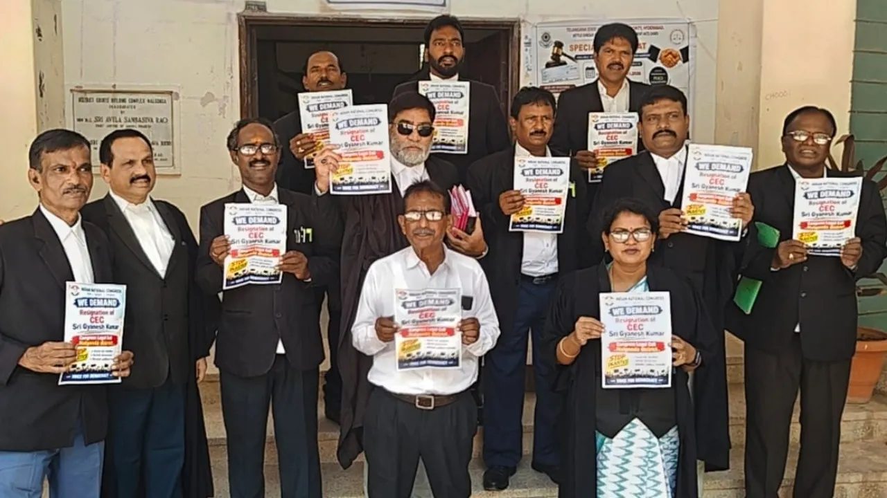 ఎన్నికల కమిషనర్ రాజీనామా చేయాలి: టీపీసీసీ లీగల్ సెల్ డిమాండ్