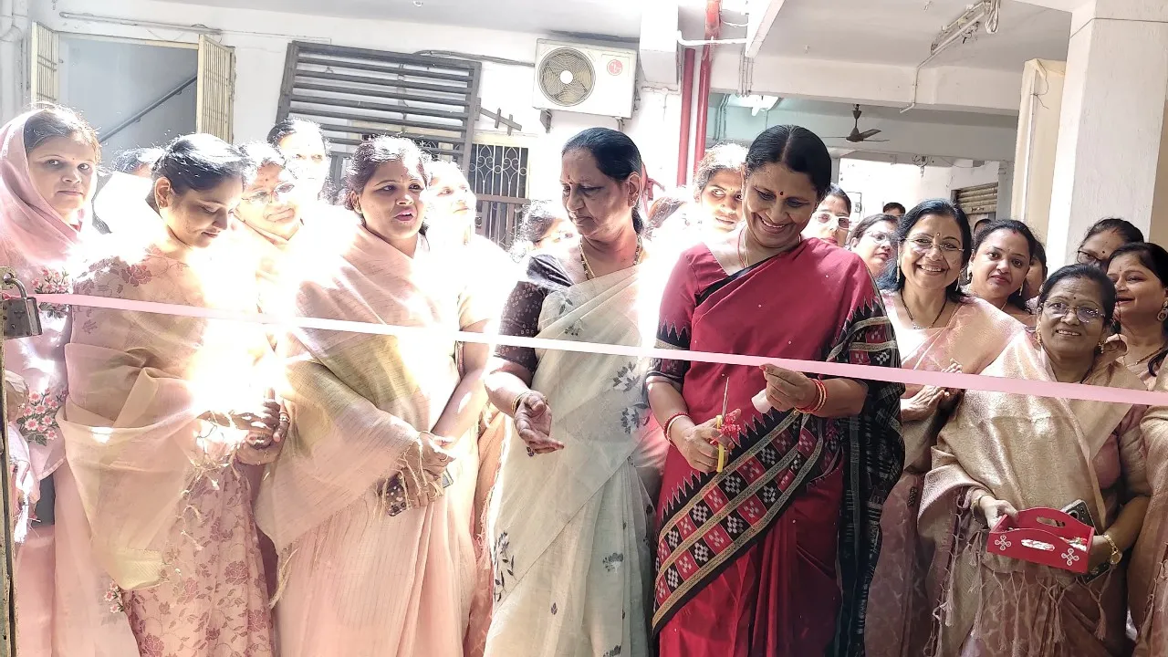 ఉమంగ్ మేళాను ప్రారంభించిన కొక్కిరాల సురేఖ